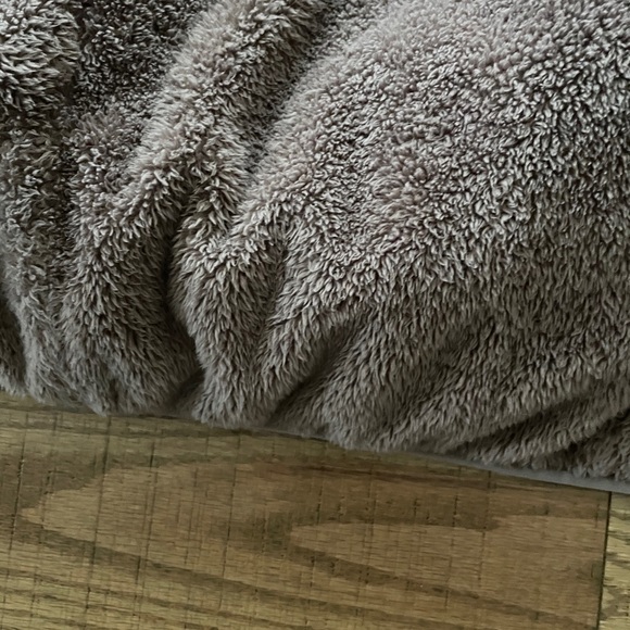 Aritzia - T&A puff jacket woman’s medium - Picture 3 of 8